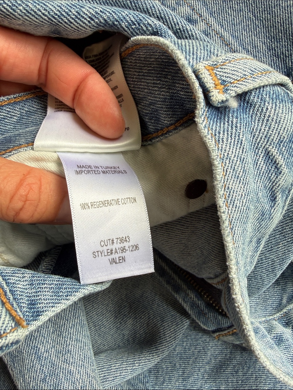 Agolde Mid-Rise Valen Jeans - Picture 5 of 5